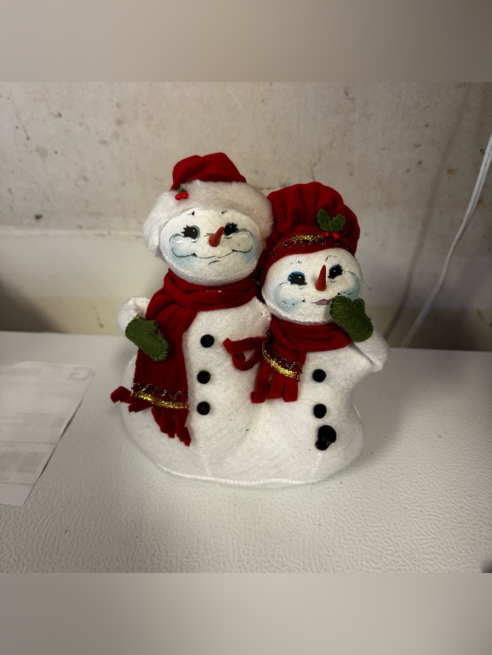 Annalee White Snow Couple with Red Hats and Scarves